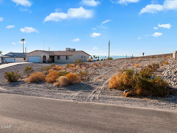 4th image of 2361 Huntington Dr Lot 10