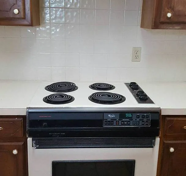 9605 Dover Ave — Photo 14