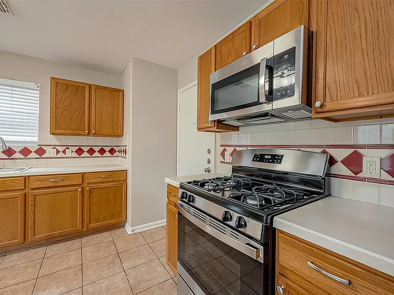 9234 Windswept Grove Dr — Photo 22