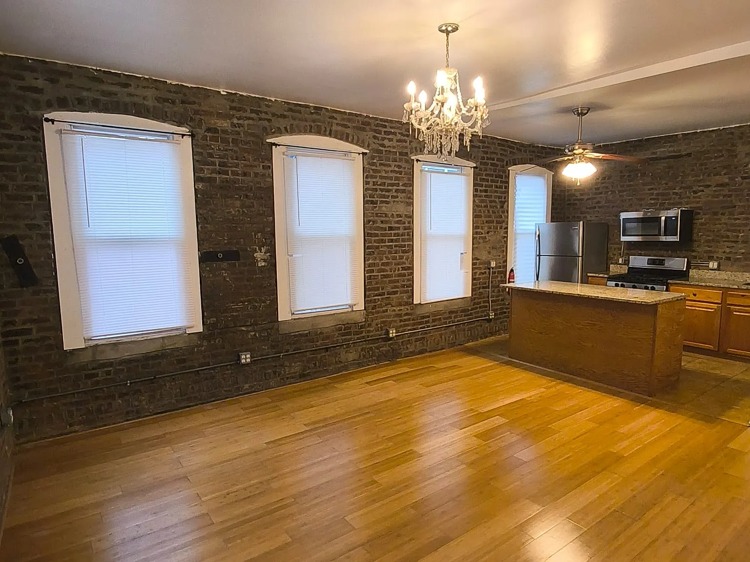 3 bed, $2,750 — Photo 2