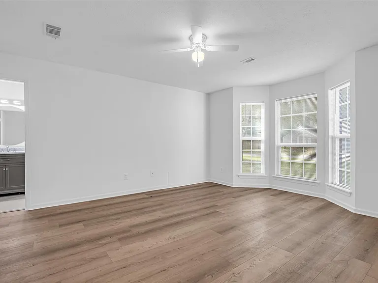 7 Camberwell Ct — Photo 2