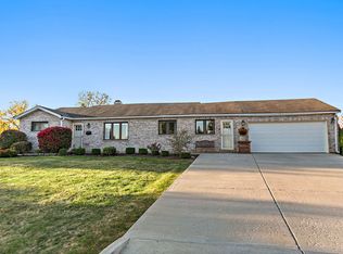 185 Hawthorn Ln, Hoffman Estates, IL 60169