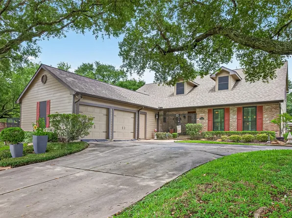 303 Longview Dr, Sugar Land, TX 77478