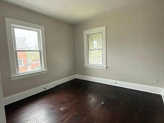 4th image of 824 London Rd #2
