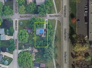 6975 Upper 5th St N, Oakdale, MN 55128