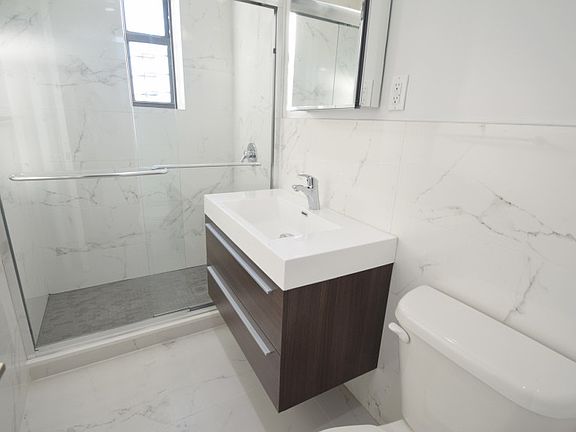 River Hill Gardens - Bathroom - M83-03D