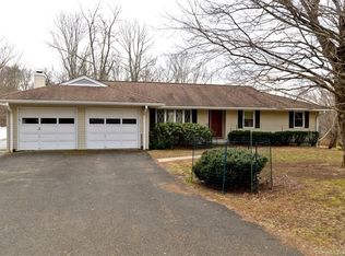 7 Oak Ln, Brookfield, CT 06804