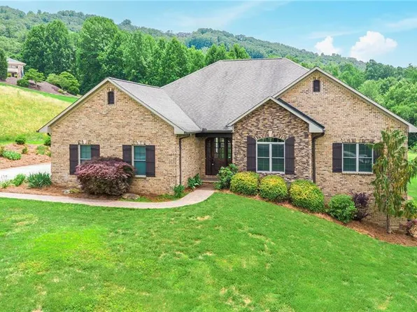 208 S Gable View Dr, Lot, NC 28697