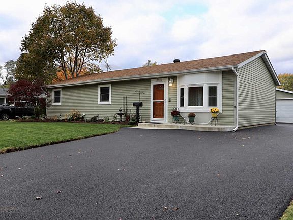 2nd image of 18582 W Karen Ln