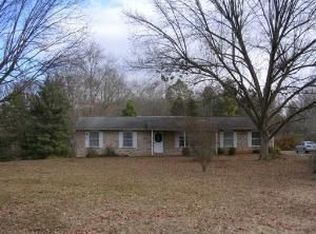 1620 Giles Rd, Lenoir City, TN 37772