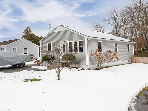 3rd image of 18 Diana Ave