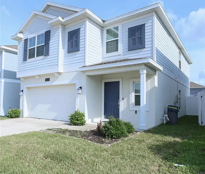 1821 Heart Lake Dr — Photo 3