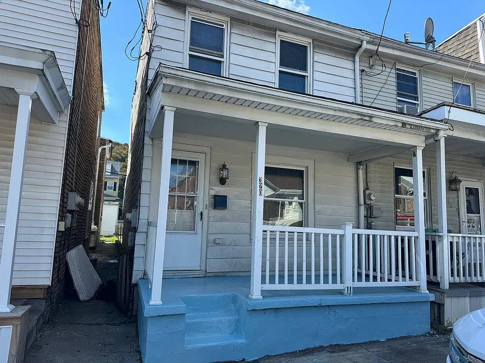 320 S 2nd St