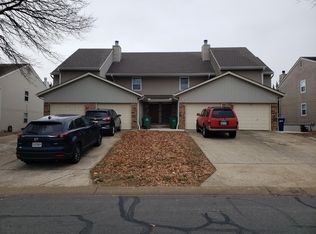211 NE Timbercreek Dr #211, Lees Summit, MO 64086