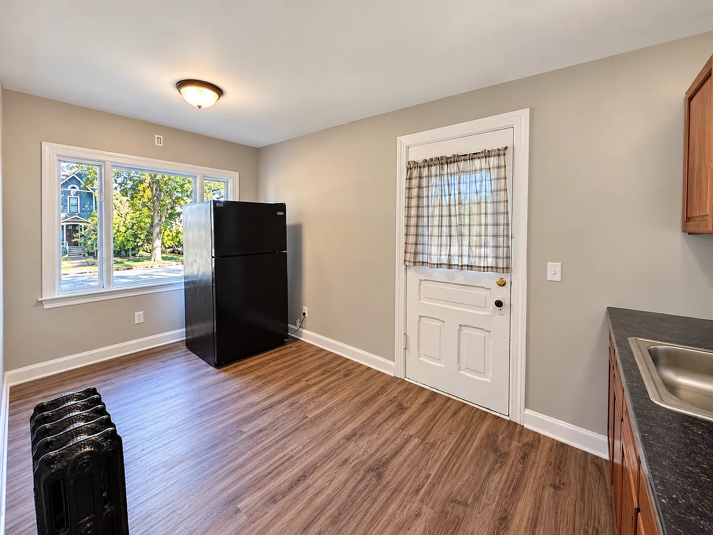 324 Stuart Ave — Photo 4