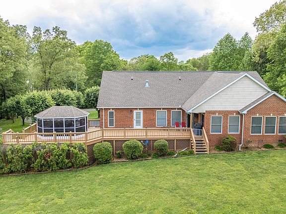 4th image of 320 E Iron Wood Cir