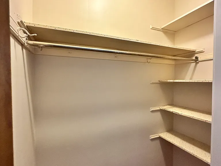 1918 W Lunt Ave #3N — Photo 6