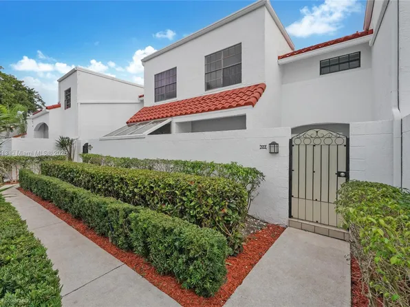 20936 Bay Ct APT 322-2, Aventura, FL 33180