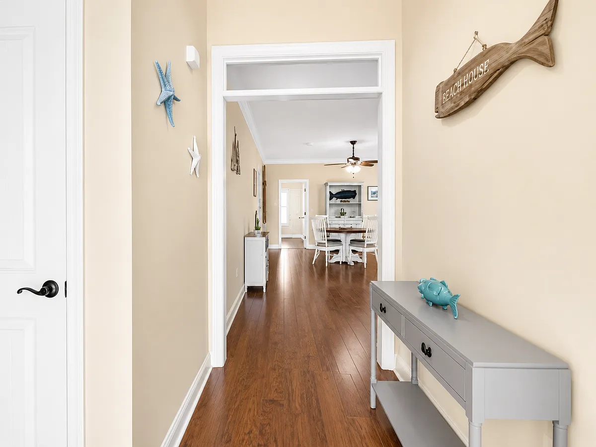 Building Photo - 2063 Fountainview Dr