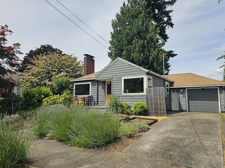 825 N Baldwin St — Photo 2
