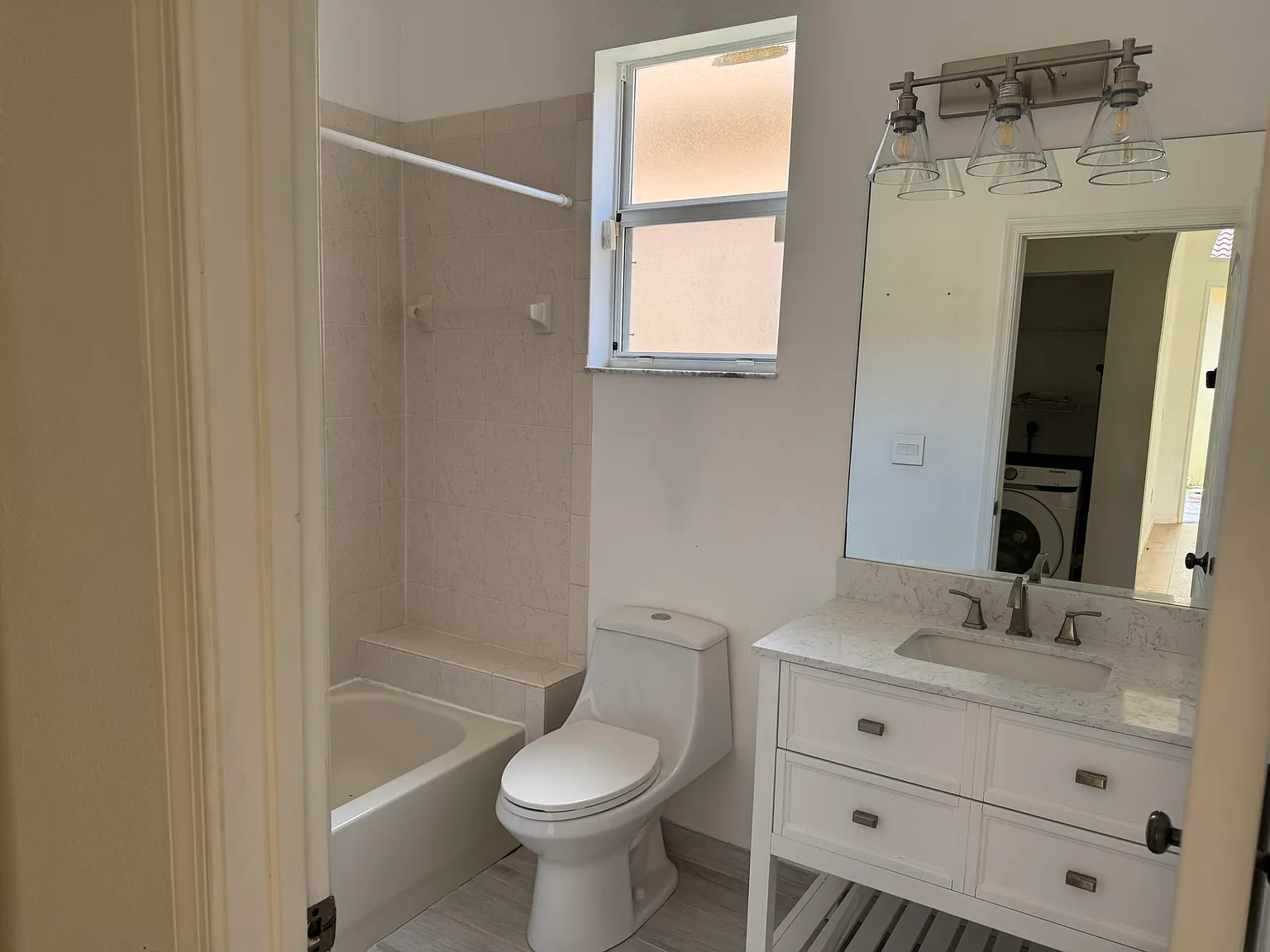 3 bed, 2.0 bath, 1402 sqft, $2,700 — Photo 4