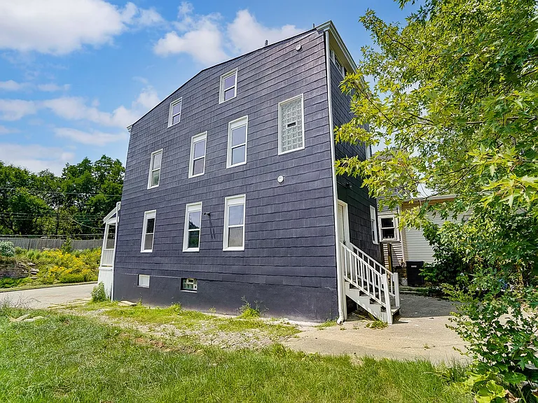 1852 Knox St — Photo 35