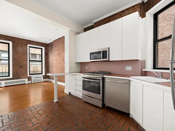 313 East 56th Street image 1 of 7