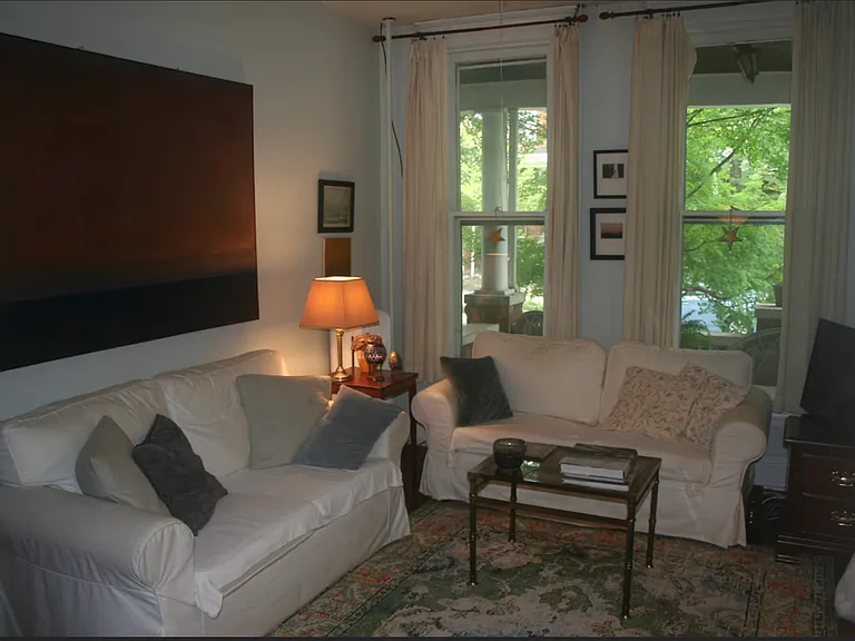 305 Birkwood Pl — Photo 1