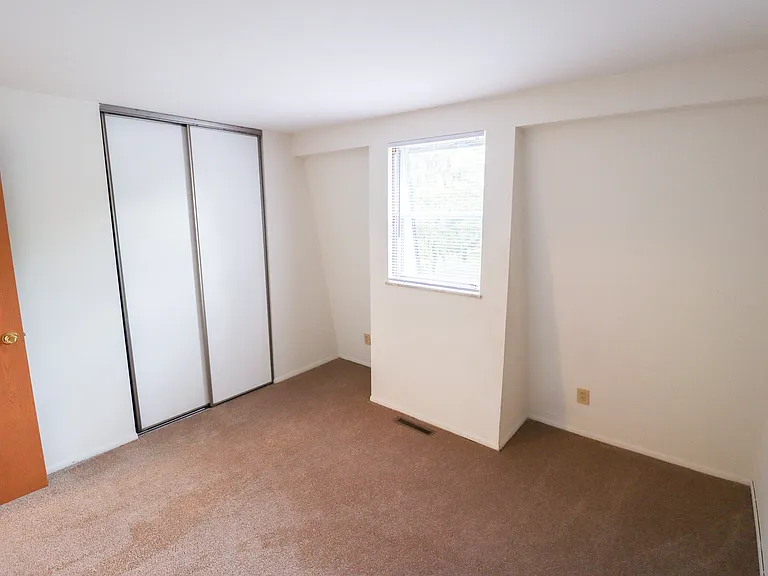 Kingswood Townhouses — Photo 7