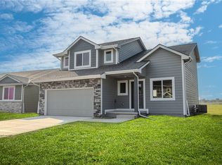 460 NW Compass Ave, Waukee, IA 50263