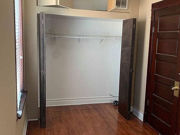 5th image of 2969 N Lawndale Ave #3