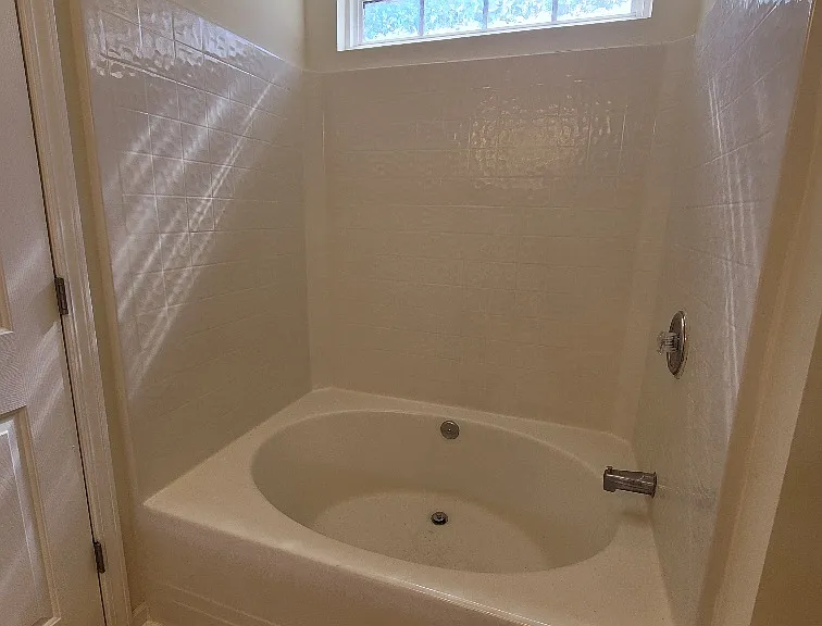 328 Highgate Cir — Photo 8
