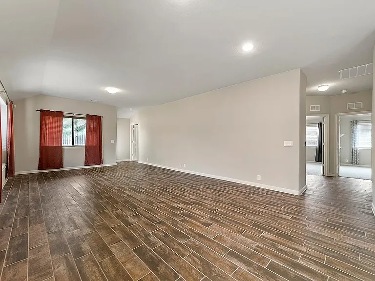 485 Harding Ln — Photo 34