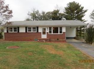 126 Milden Hall Rd, Blountville, TN 37617