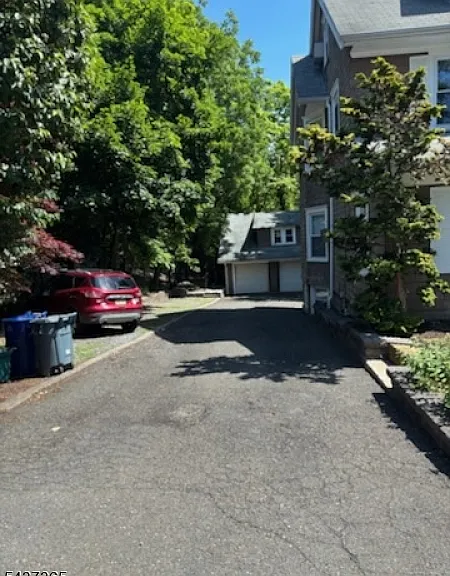 9 Laurel Pl — Photo 5