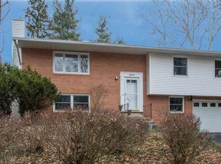 1911 S Chelsey Ct, Bloomington, IN 47401