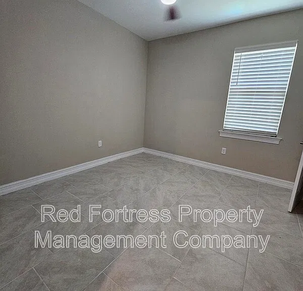 623 Parkshore Lake Ave — Photo 12