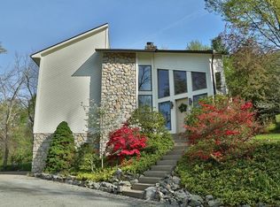 307 Baker School Rd, Trafford, PA 15085