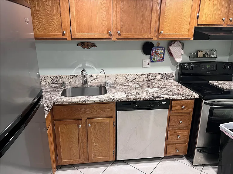 3670 Inverrary Dr #1F — Photo 5