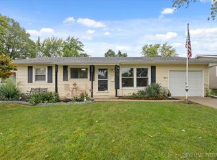 1843 Heather Dr, Aurora, IL 60506