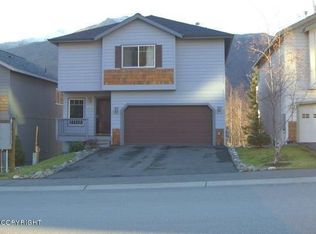 9194 Eagle River Ln, Eagle River, AK 99577