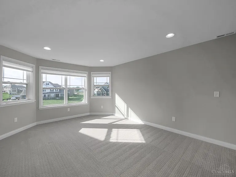 5874 Spinney Ct — Photo 31