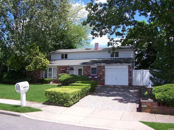19 Fairlane Drive, Selden, NY 11784