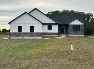 4065 Shoemaker Rd, Almont, MI 48003