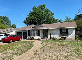 3445 Robin Rd, Paris, TX 75460