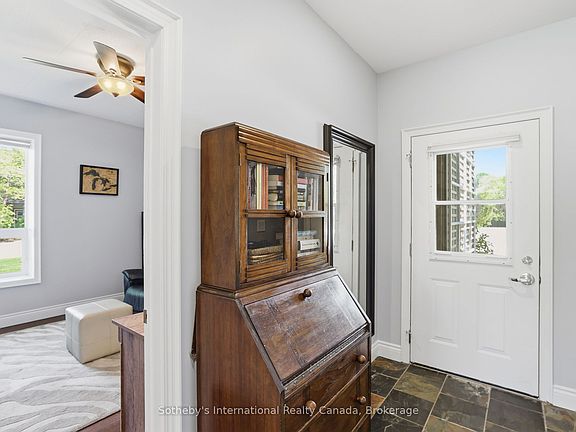 5th image of 694 Johnston Park Ave
