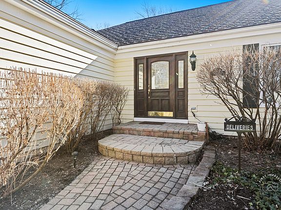 3rd image of 32W225 Pratt Rd