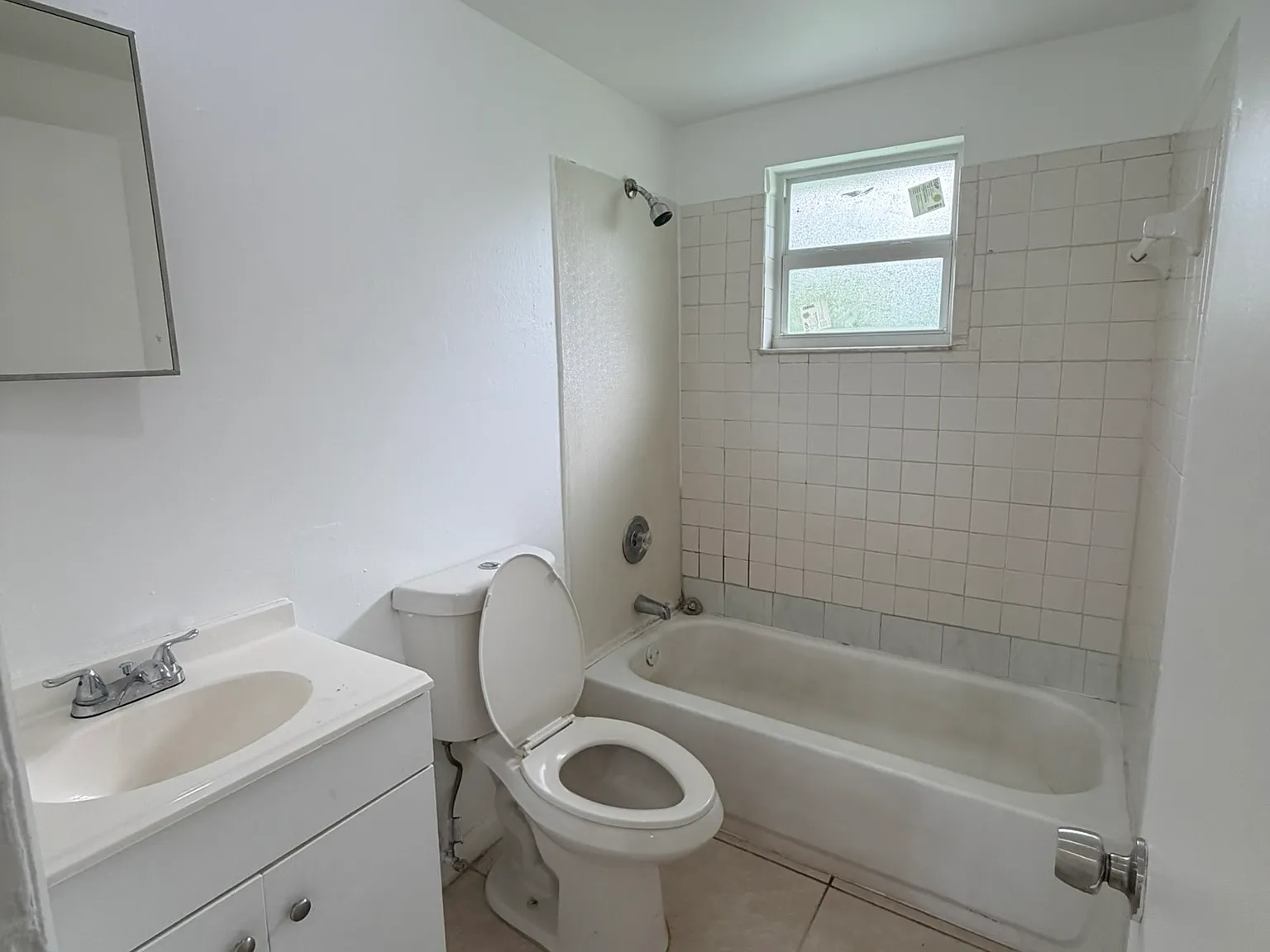 2 bed, $1,300 — Photo 3
