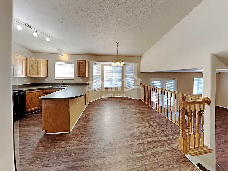 816 N Crimson Ln — Photo 3