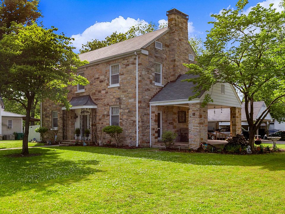 1072 College St, Milan, TN 38358 Zillow